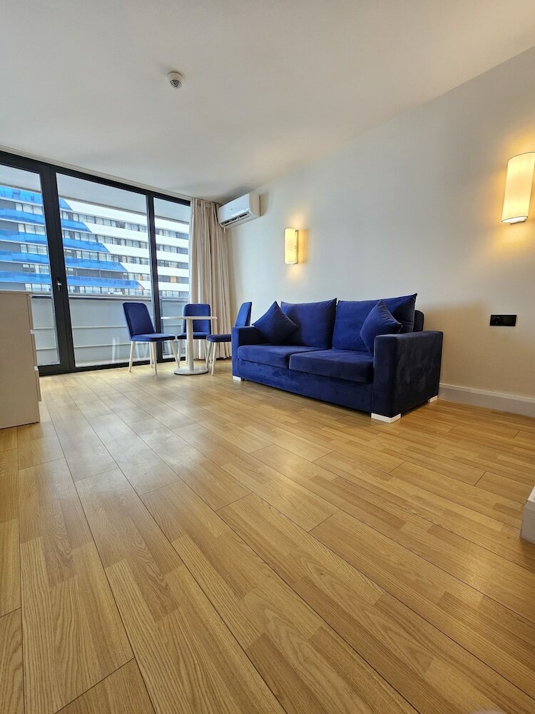 Фото IRent Batumi Apartments