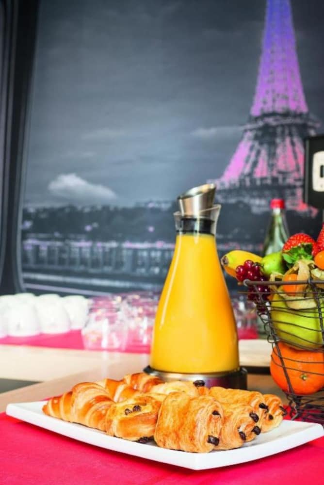 Фото Hotel Périphérie Porte de Saint Ouen