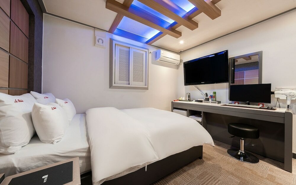 Фото Bucheon A Hotel