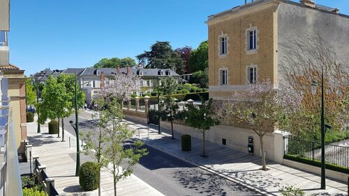Гостиница L'épopée de L'avenue - Avenue de Champagne Epernay в Эперне