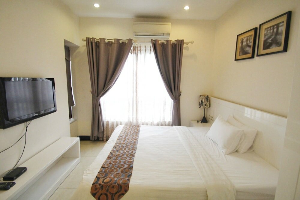 Фото Queen Central Hotel 2