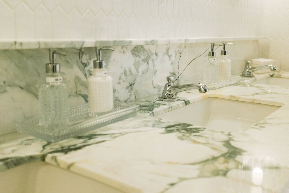 Фото Canoe Place Inn and Cottages