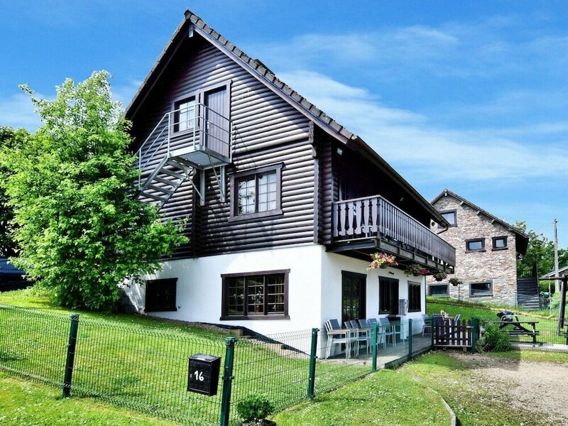 Гостиница Attractive Chalet in Fraiture With Sauna and Garden