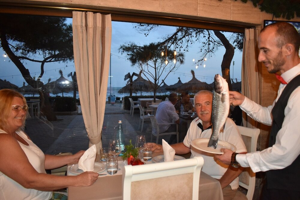 Фото Cosmo Beach Hotel