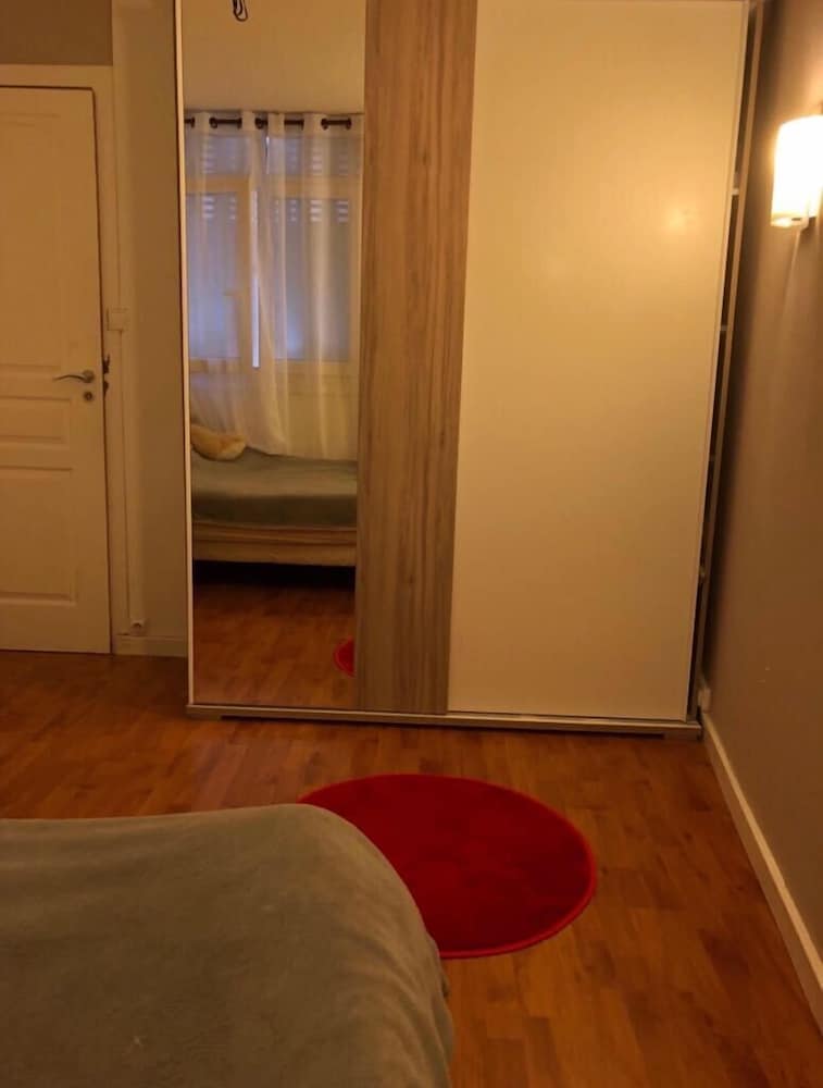 Фото Une chambre dans un appartement, chez l’habitant