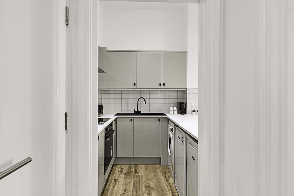 Фото Contemporary Oasis in Paddington