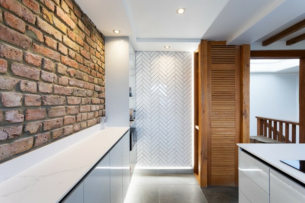 Фото Bright Maida Vale Apartment