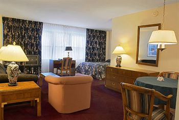 Фото Murray Hill East Suites