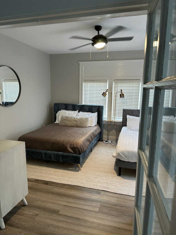 Фото The Luxe Spot Suites