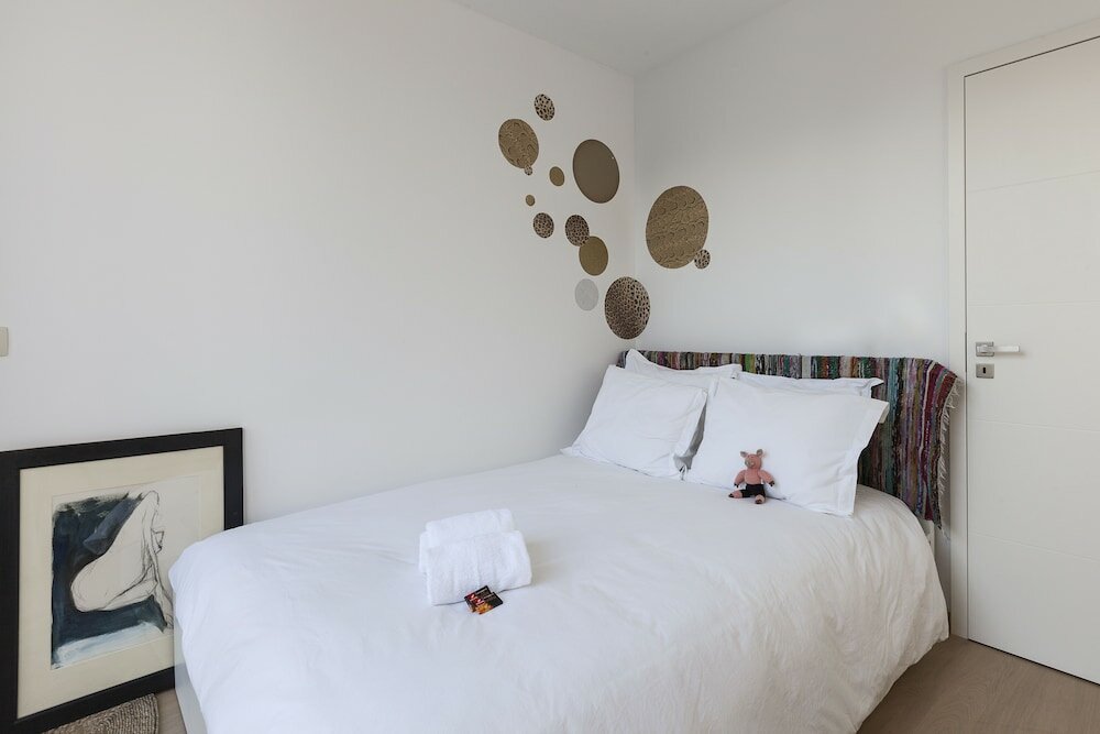 Фото Unit 6 - Colorful Smart Home Triplex Private Garden & Parking