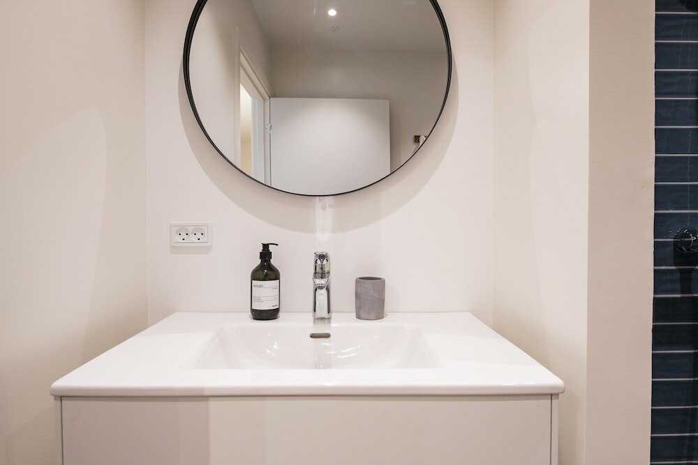 Фото By the Lakes apartments - Into This Place