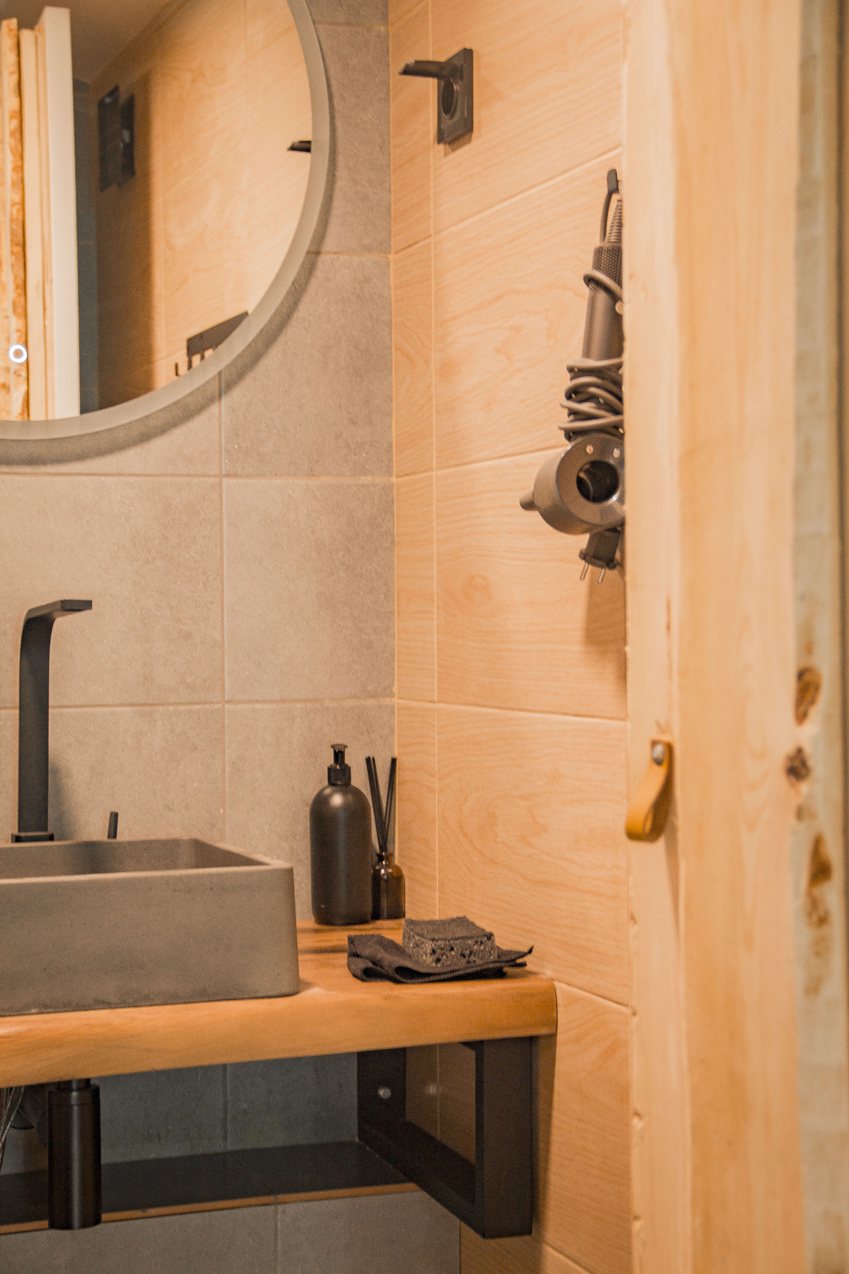 Фото BlackVillage