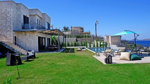Гостиница 5 Bedroom Luxury Villa With Private Pool and Private Beach in Bodrum-gumusluk 2 в Бодруме