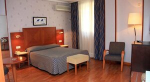 Hotel Xauen (Jaen, Plaza Dean Mazas, 3), hotel