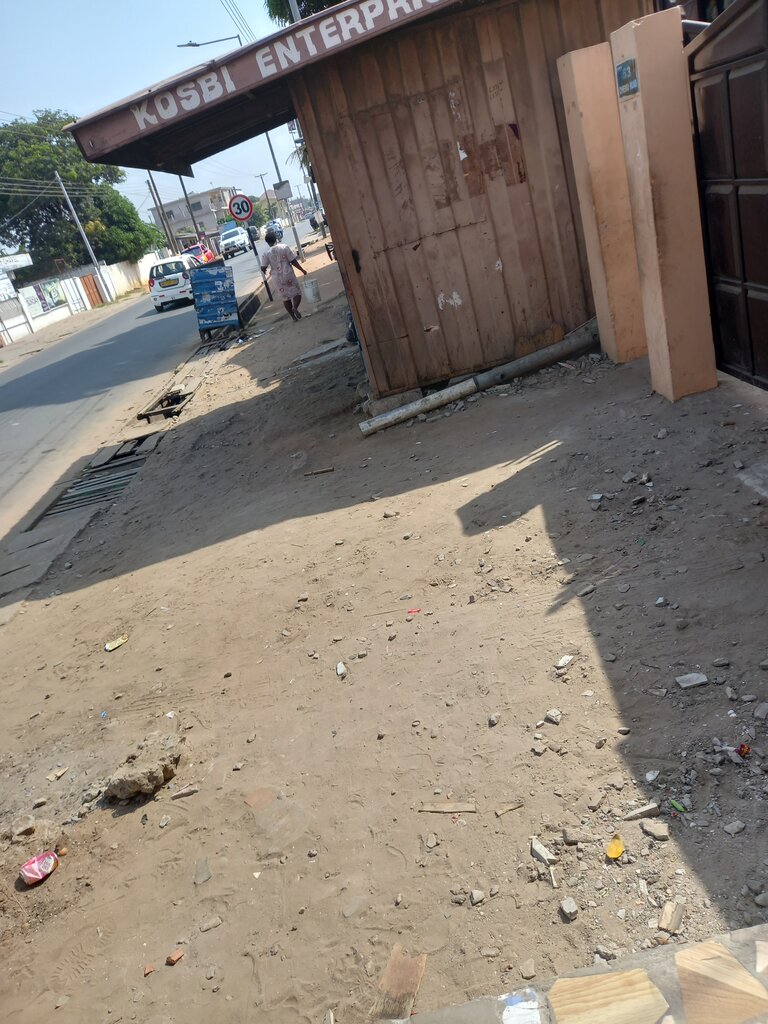 Hardware store Kosbi Enterprise, Accra, photo