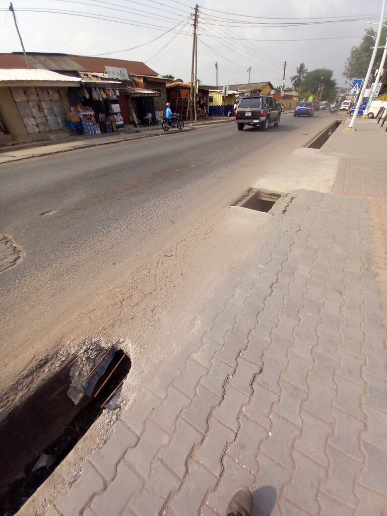 Beauty salon Pretty Look Braids Centre, Accra, photo
