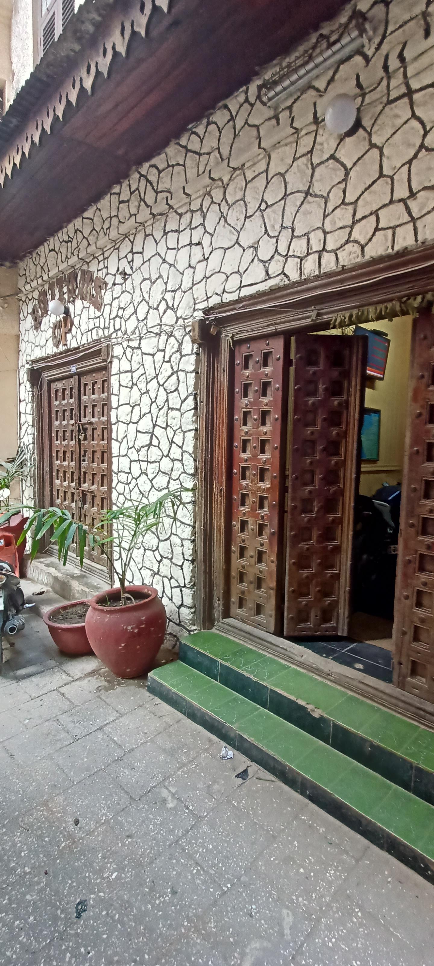 Фото Bottoms Up - Hotel