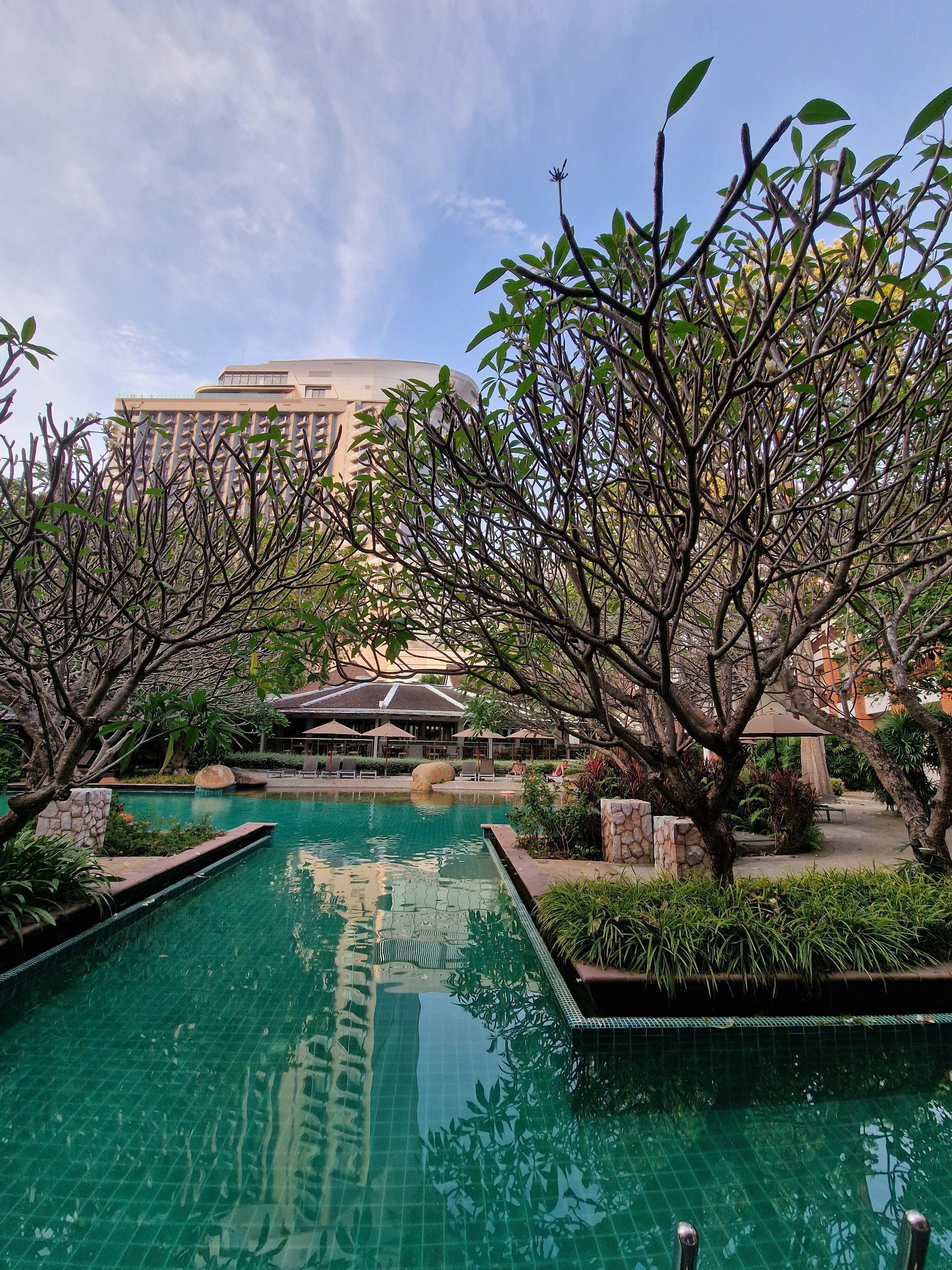 Фото Woodlands Hotel & Resort