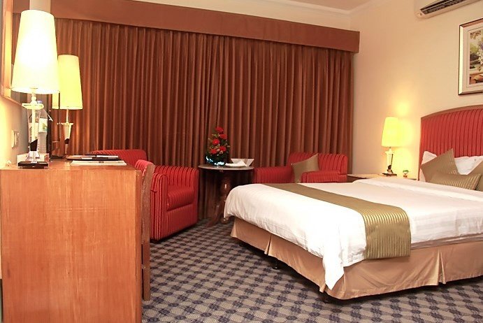 Фото Hotel Swiss Garden