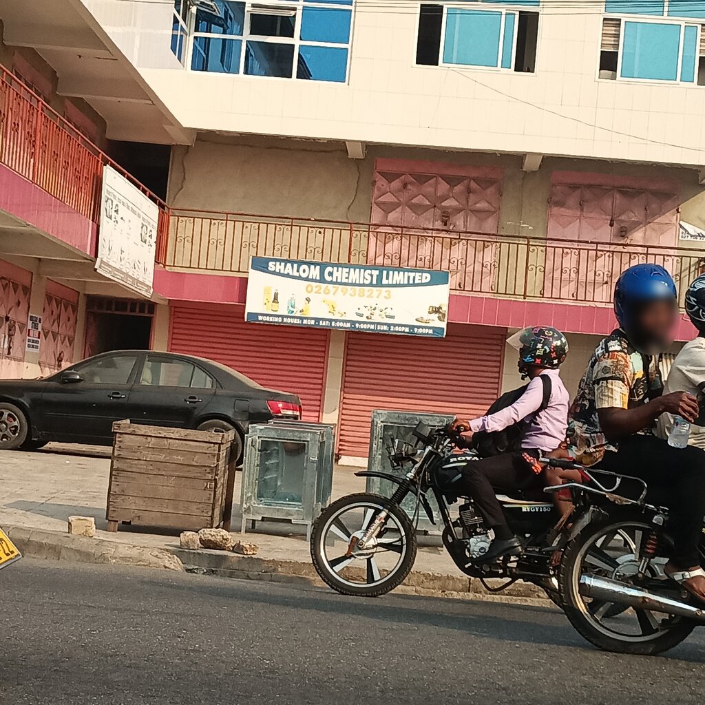 Household goods and chemicals shop Shalom Chemist Limited, Accra, photo