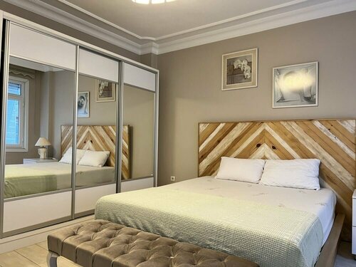Апартаменты Sleek Flat Close to Osmanbey Metro Station в Шишли