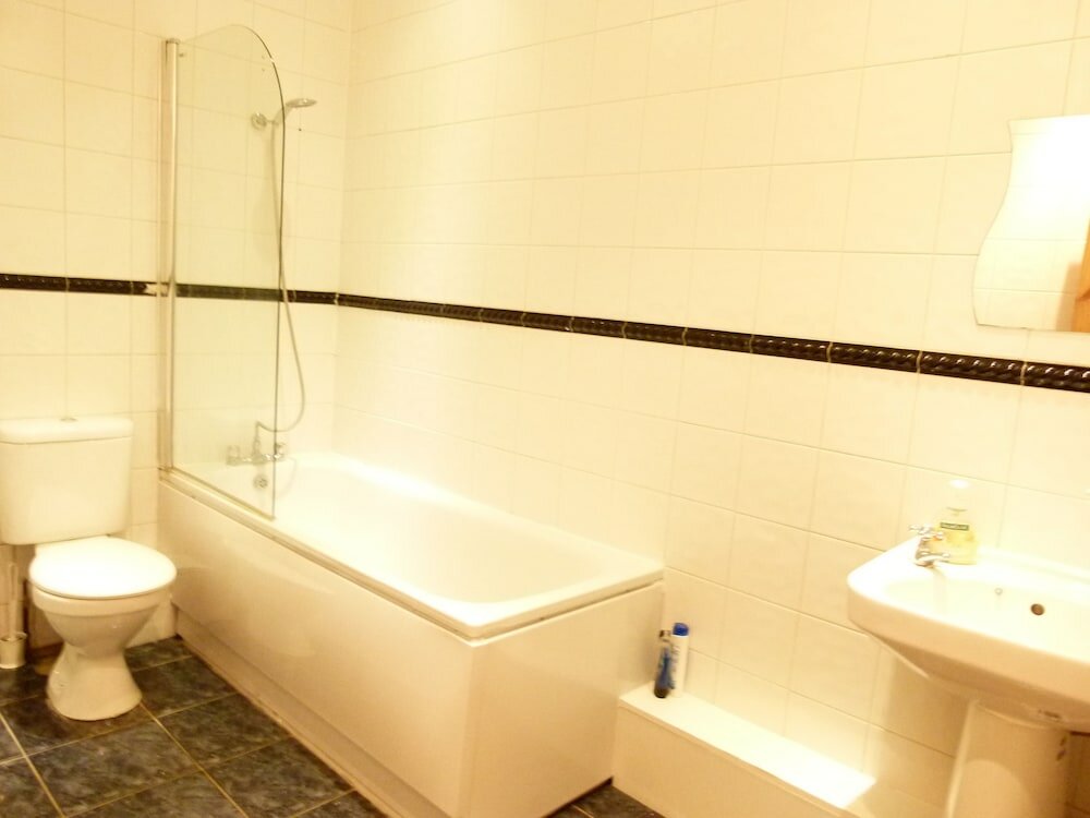 Фото Ss Property Hub - Family Apartment Kensington