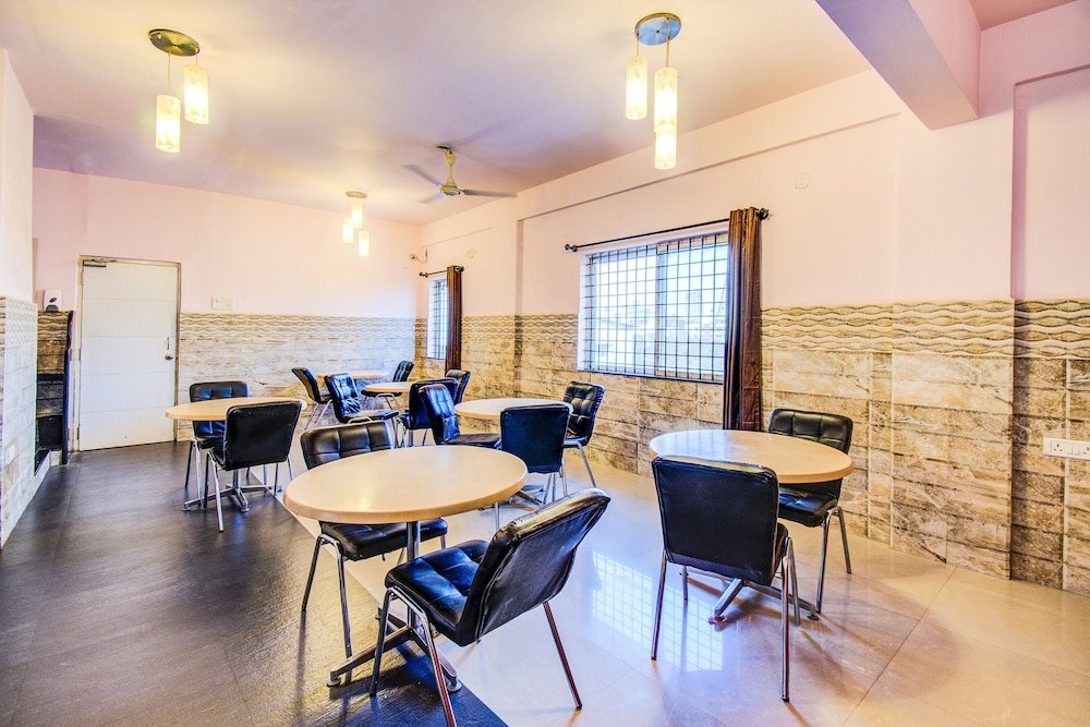 Фото FabHotel Arafa Inn Gandhinagar