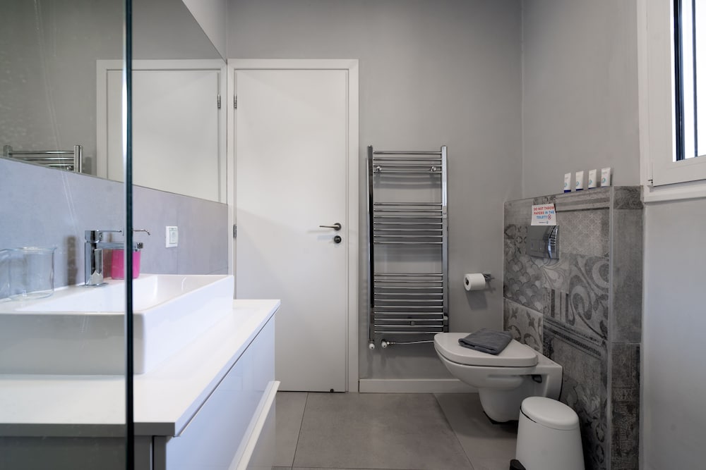 Фото Petit Keramikos Studio - Historic Center