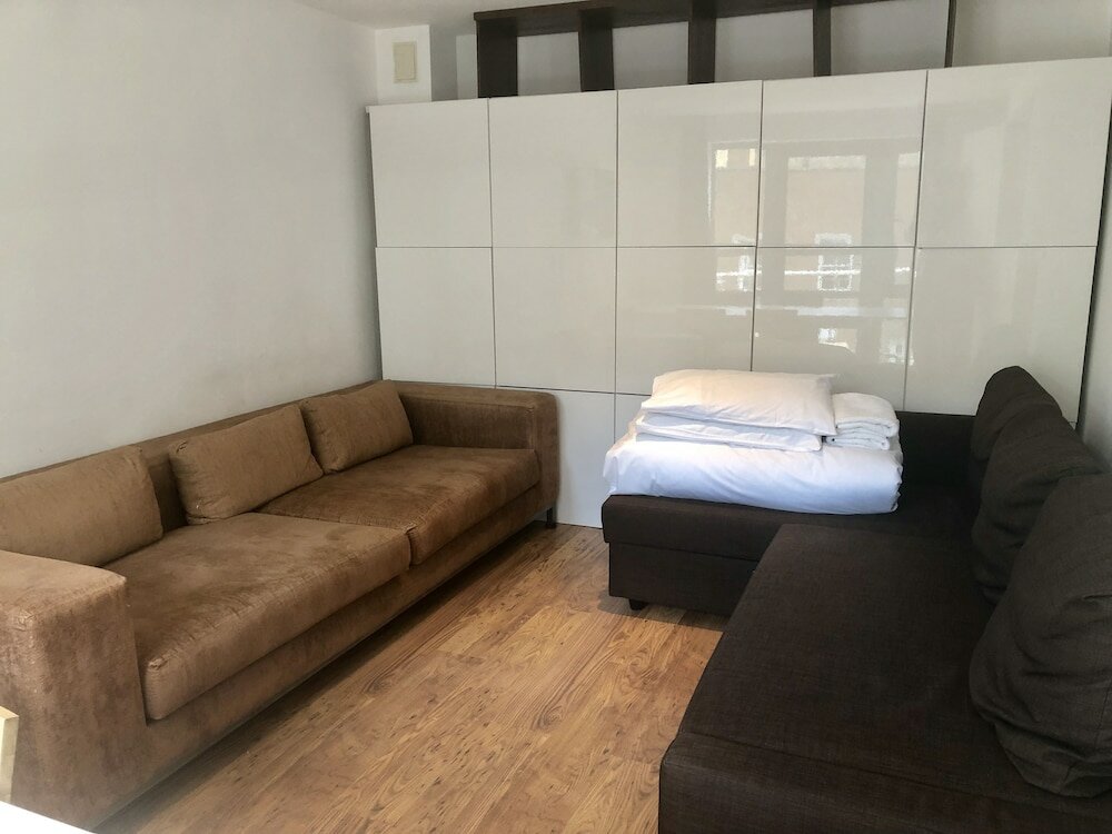 Фото Stylish Maisonette and studio in Victoria