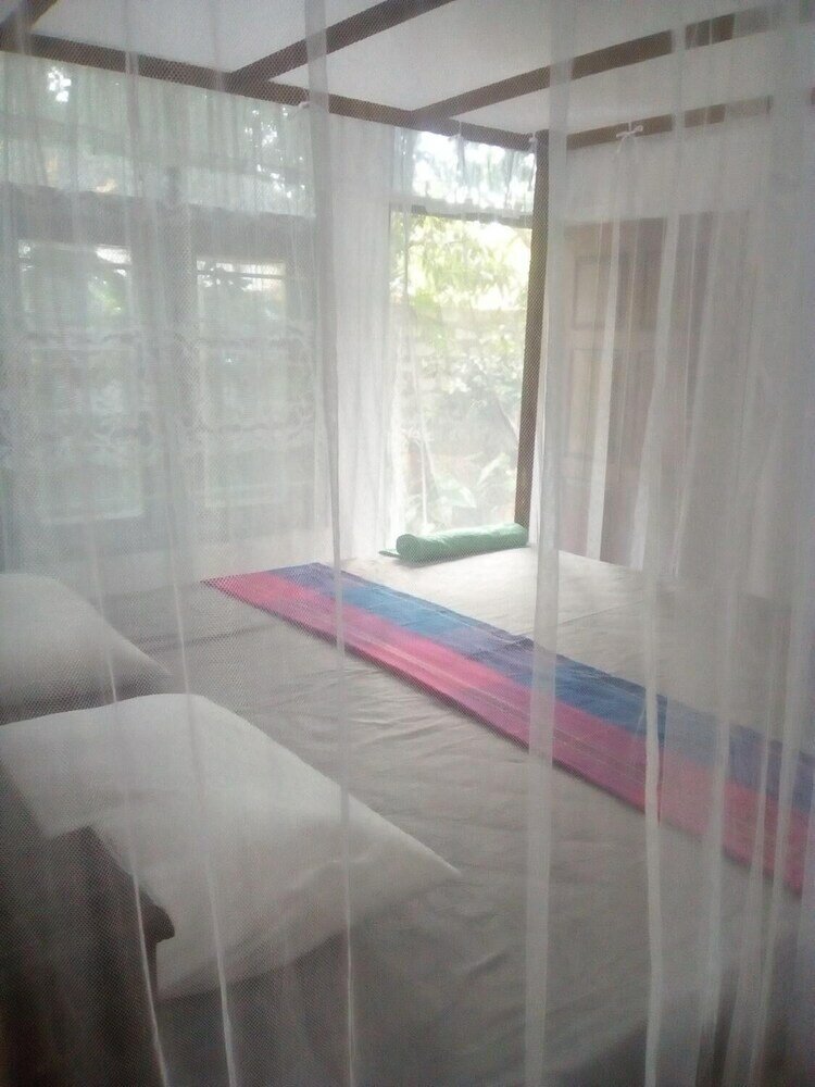 Фото Thevindu guest & red mud resturent