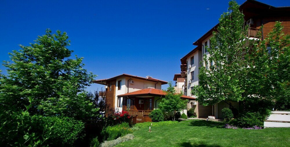 Фото Luxury Apartment in Garden of Eden