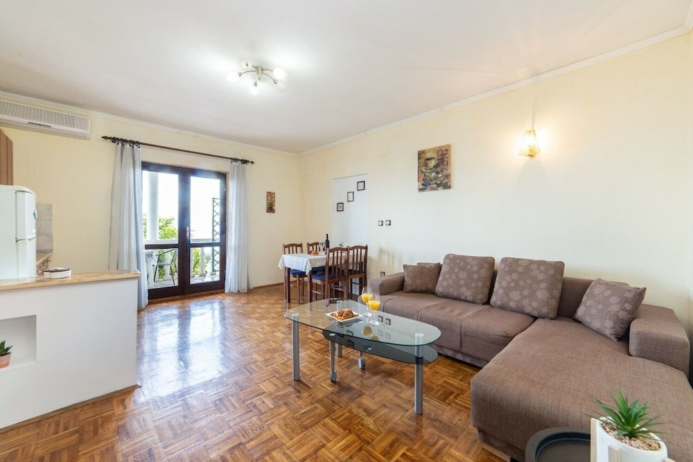 Фото More - 60m From the sea - A1 Citron