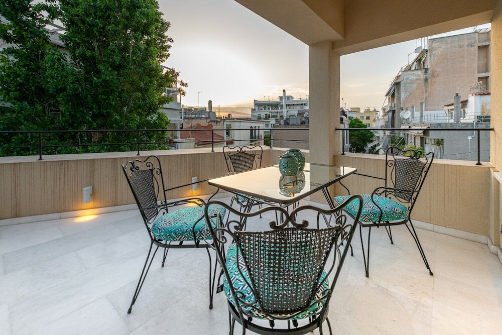 Фото Plaka Boutique Apartments