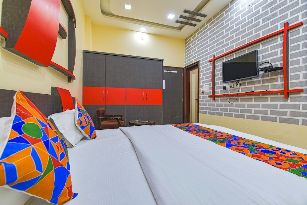 Фото Fabhotel The Castle Homestay Inn