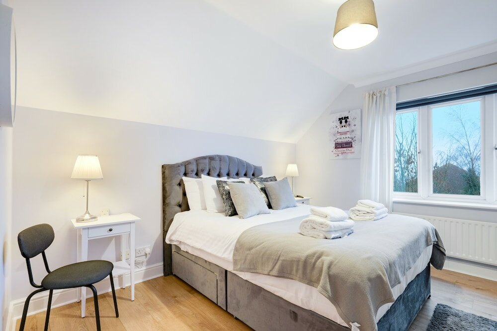 Фото Modern Bright Spacious 2 bed Barnet Apt