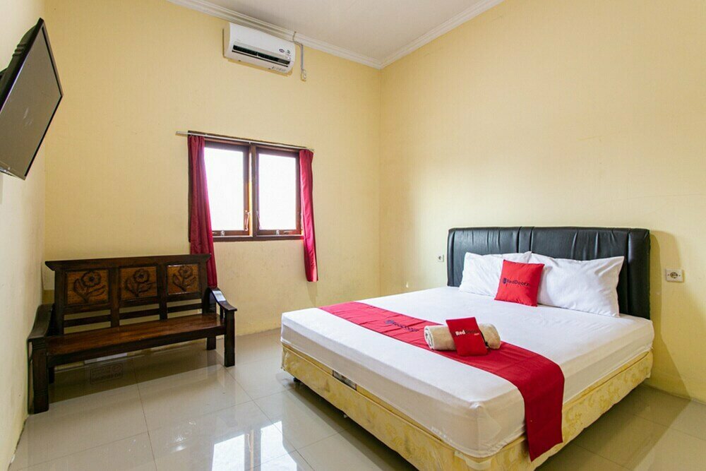 Hotel RedDoorz near Prambanan Temple, Central Java, photo