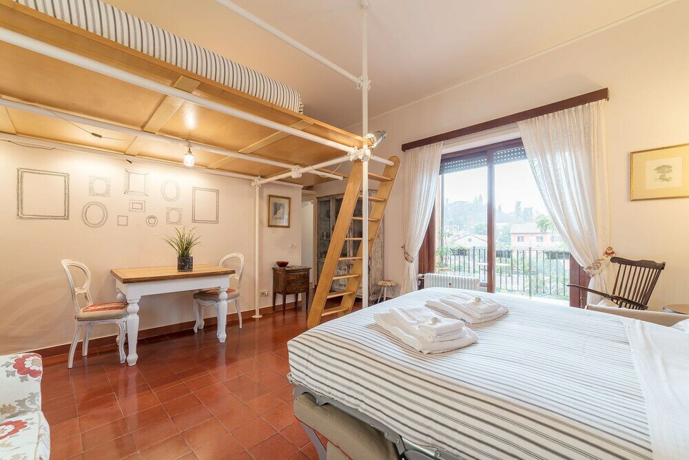 Фото The Quietest Corner of Trastevere, Ac & Elevator