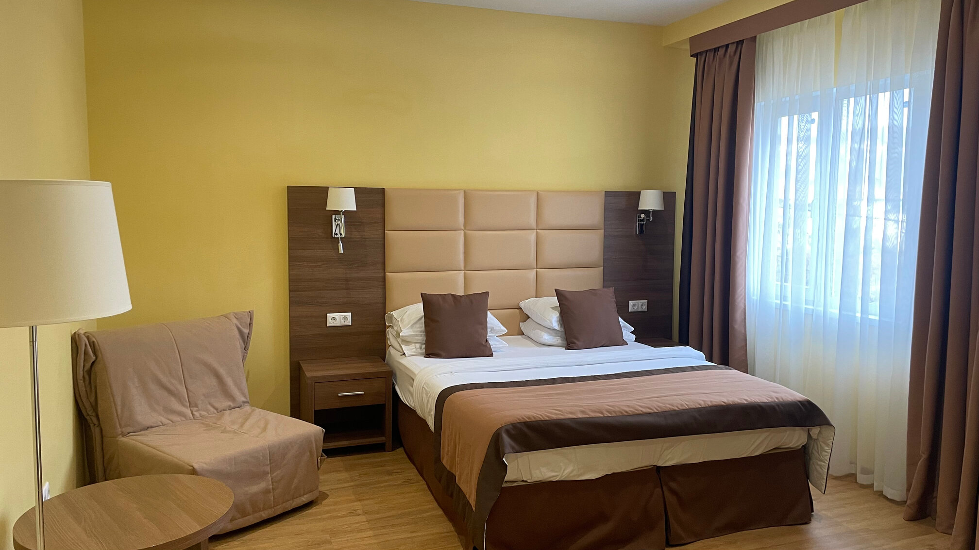 Фото отеля 1