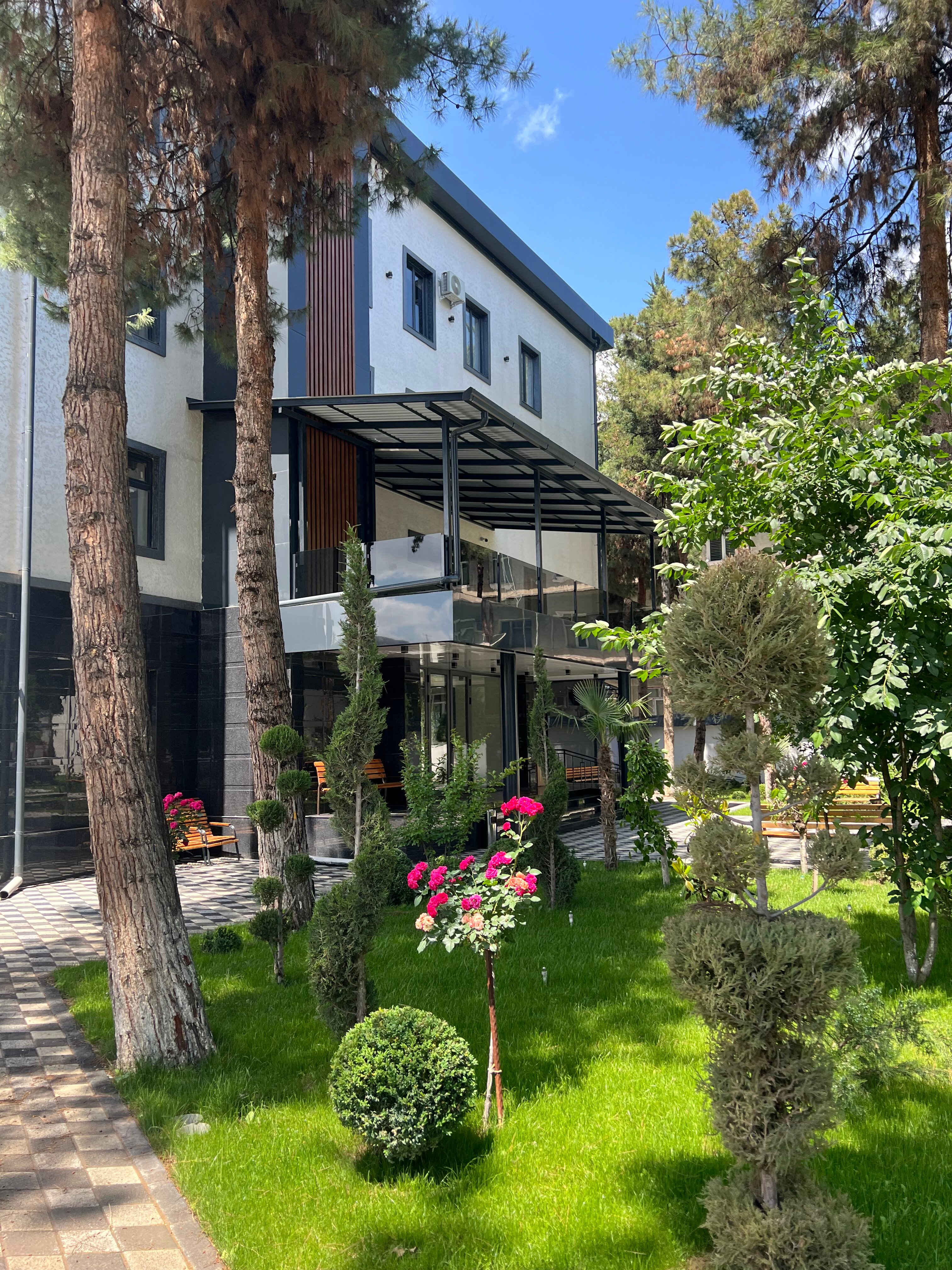 Фото отеля 2