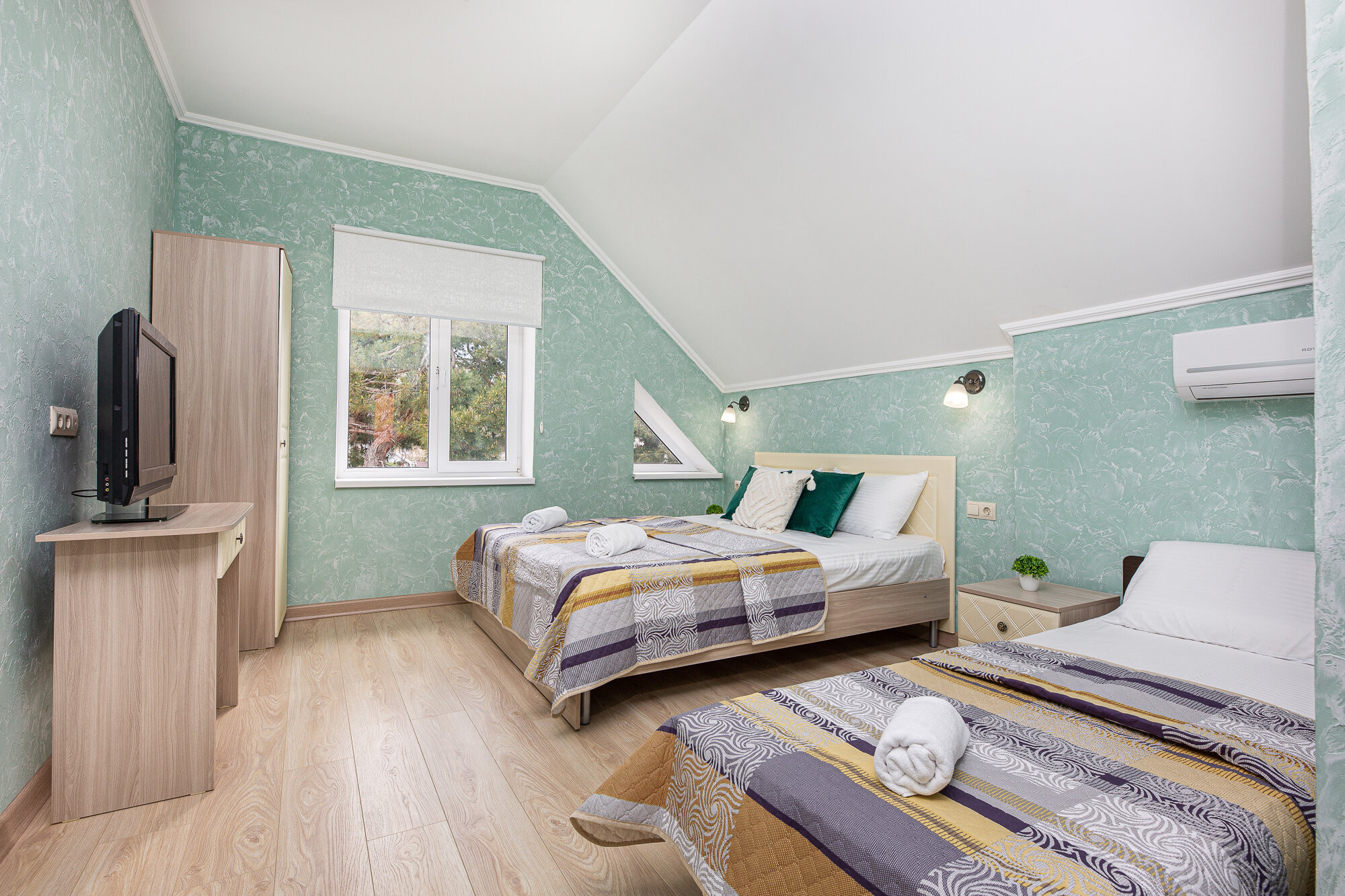 Фото Дворик на Владимирской