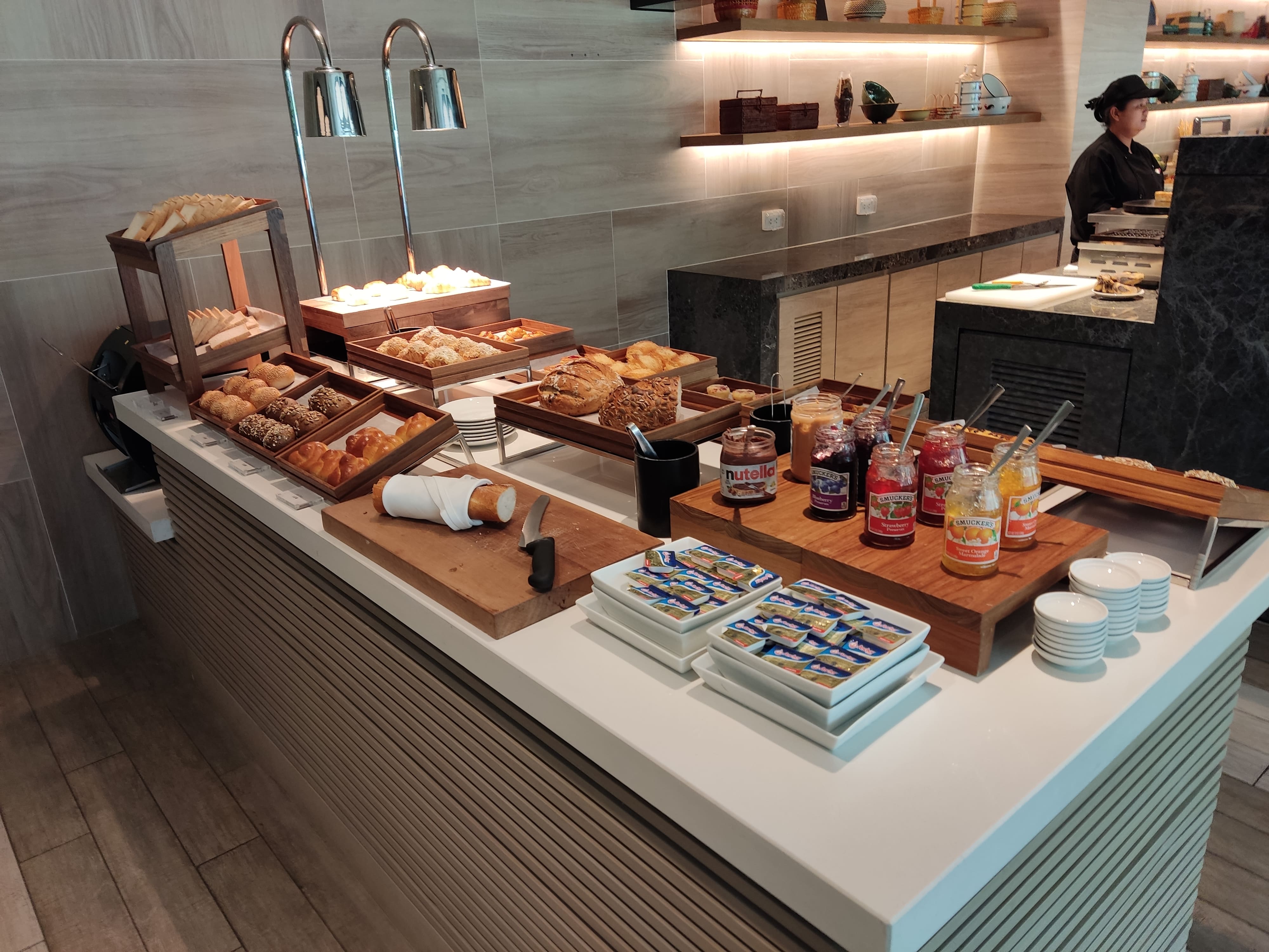 Фото Courtyard by Marriott Bangkok Suvarnabhumi Airport