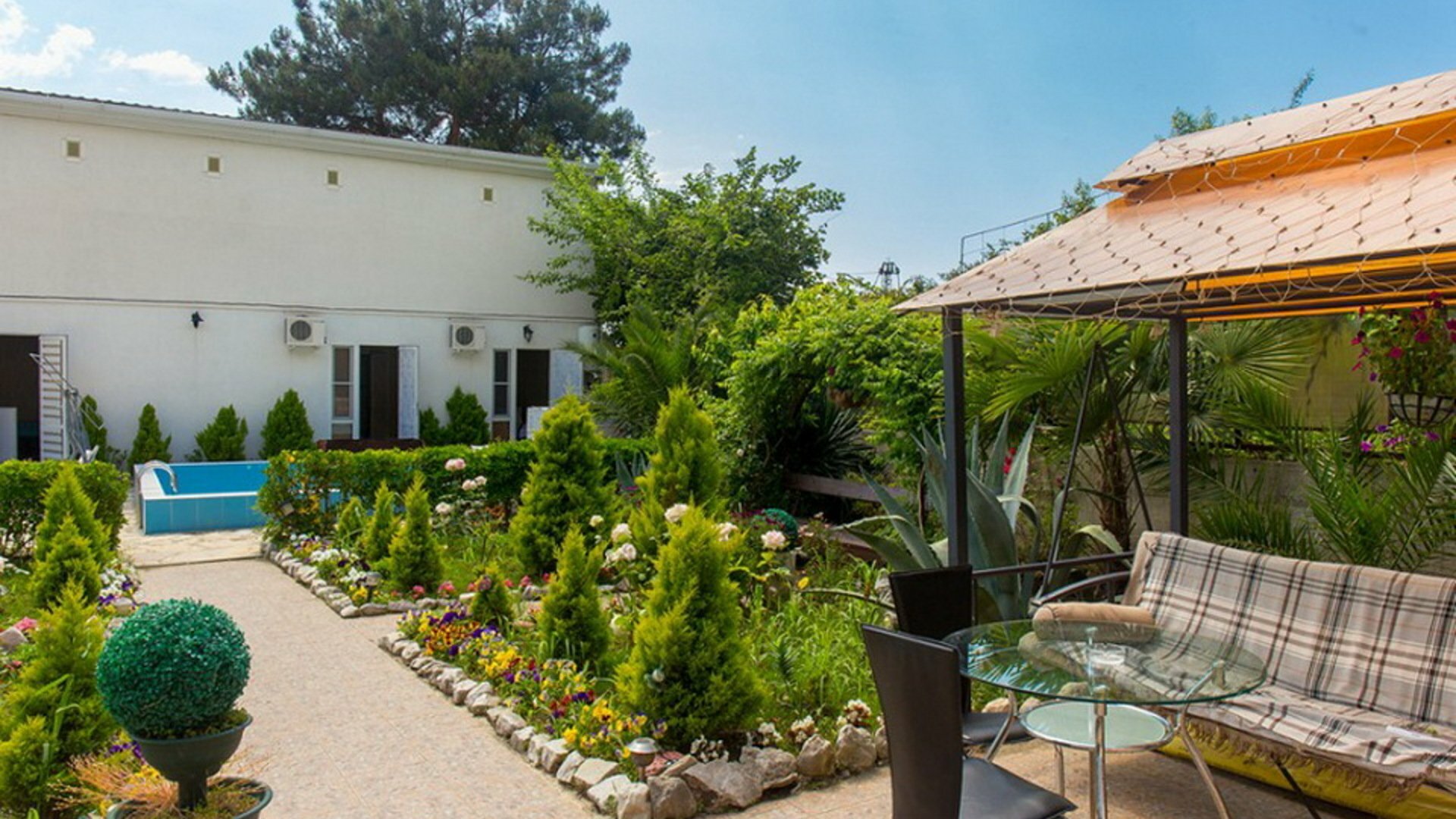 Фото отеля 2