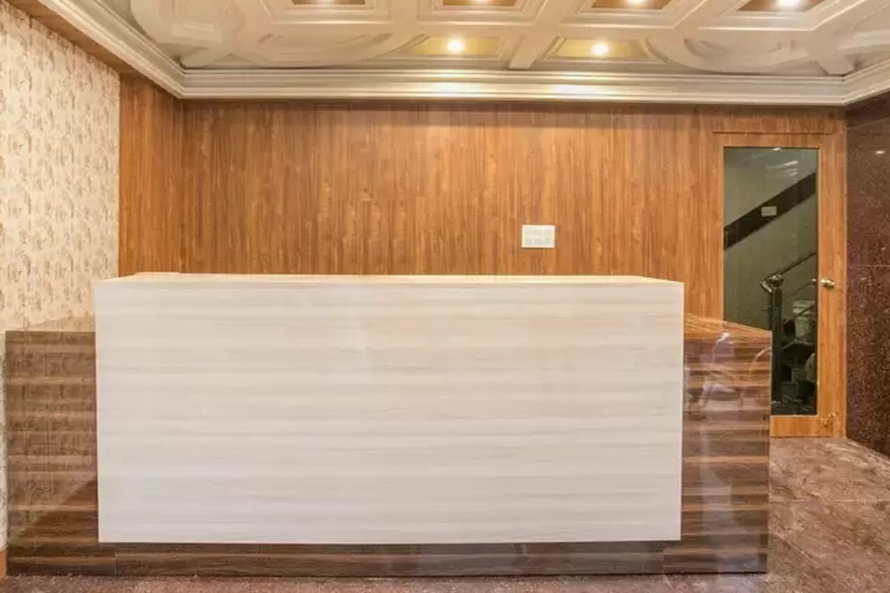 Фото Oyo 11915 Varcity Park