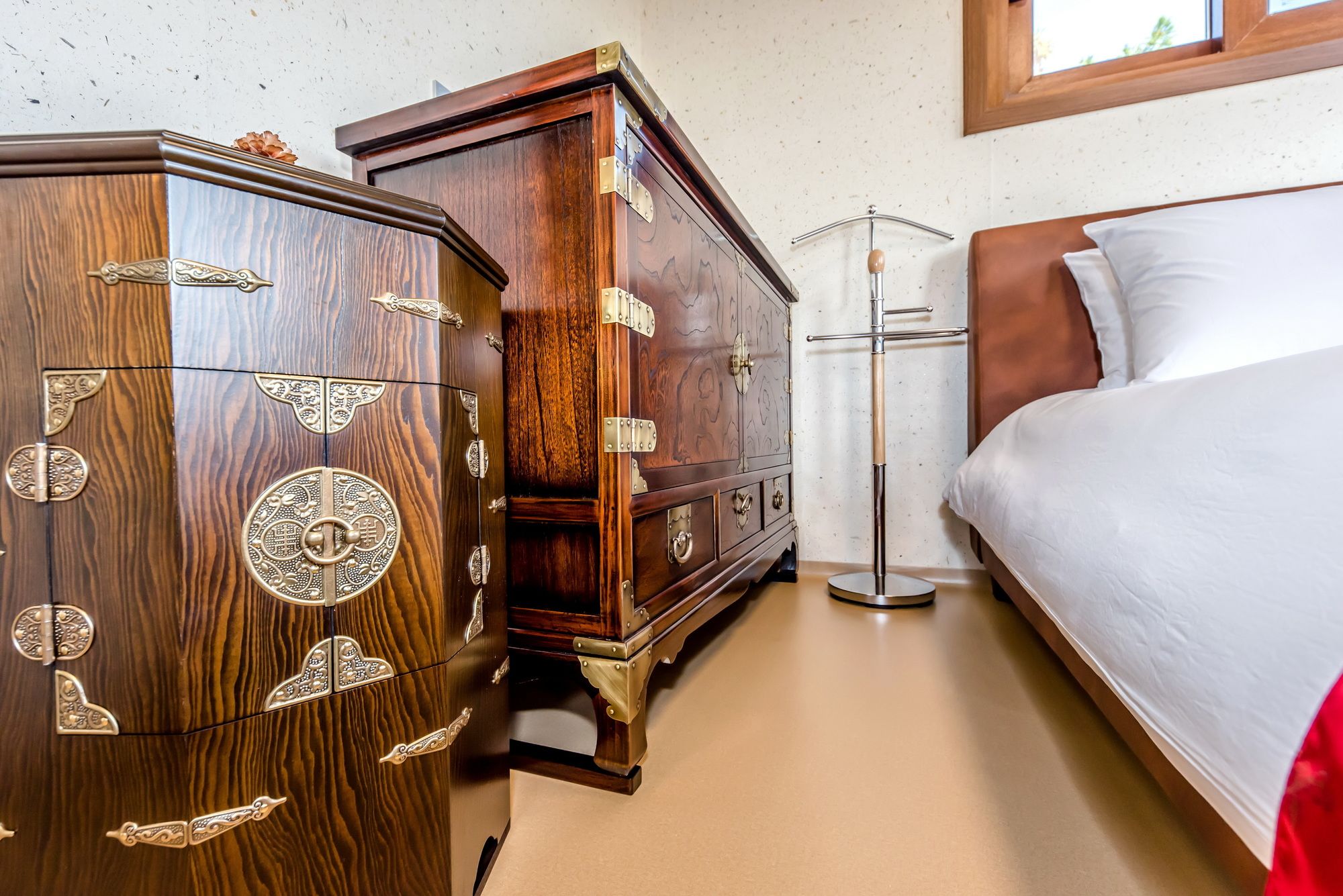 Фото Jeju Hanok Hotel Hallagung