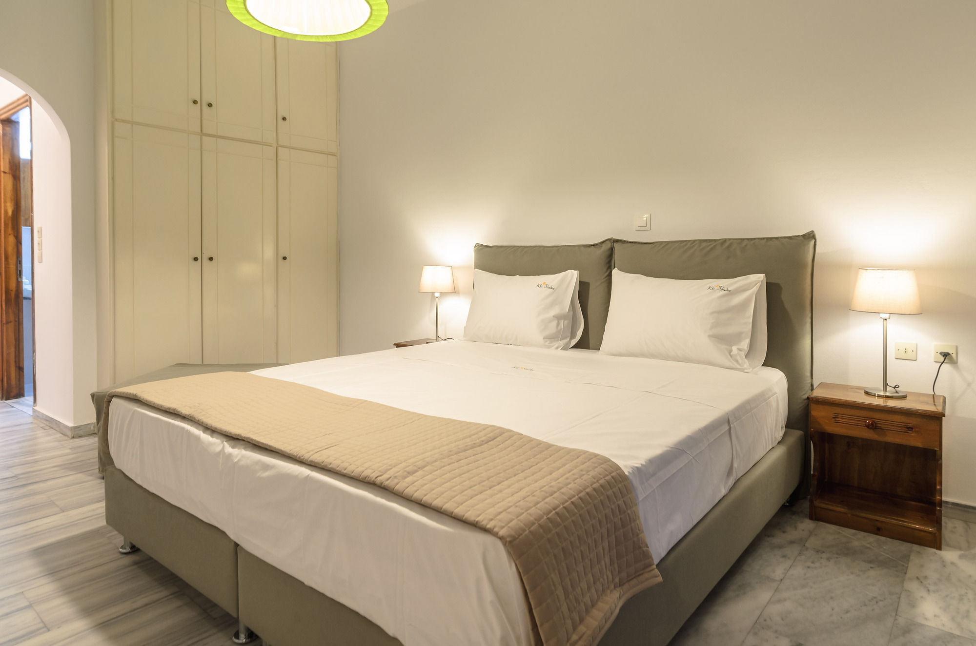 Фото Kiki Studios & Apartments