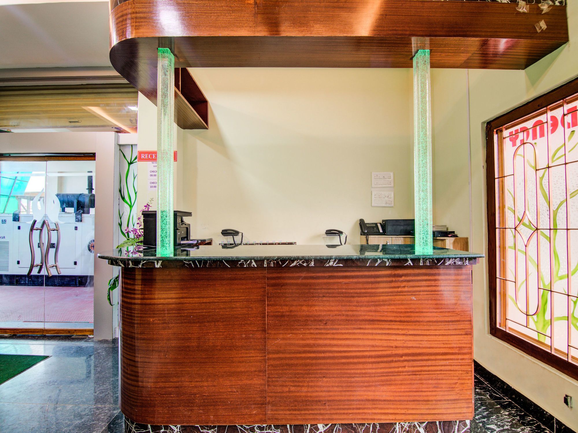 Фото Oyo 14426 V Knot Residency