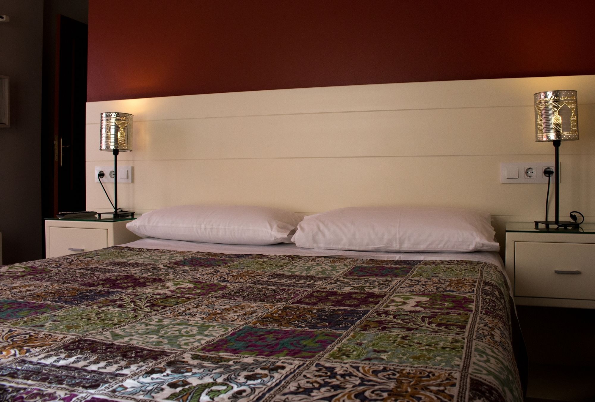 Фото Hostal San Vicente II