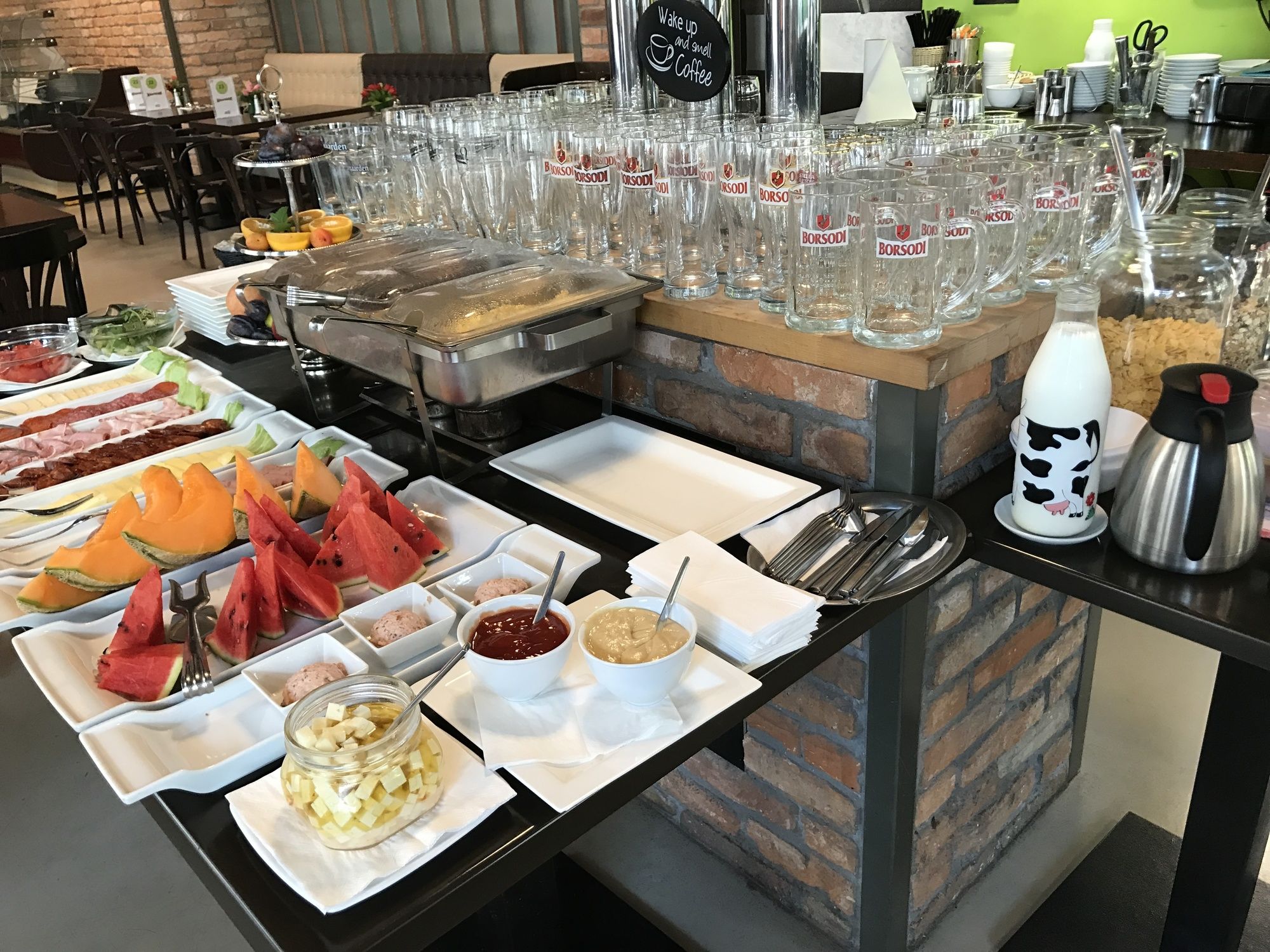 Фото Corvin Rose Apartment Hotel