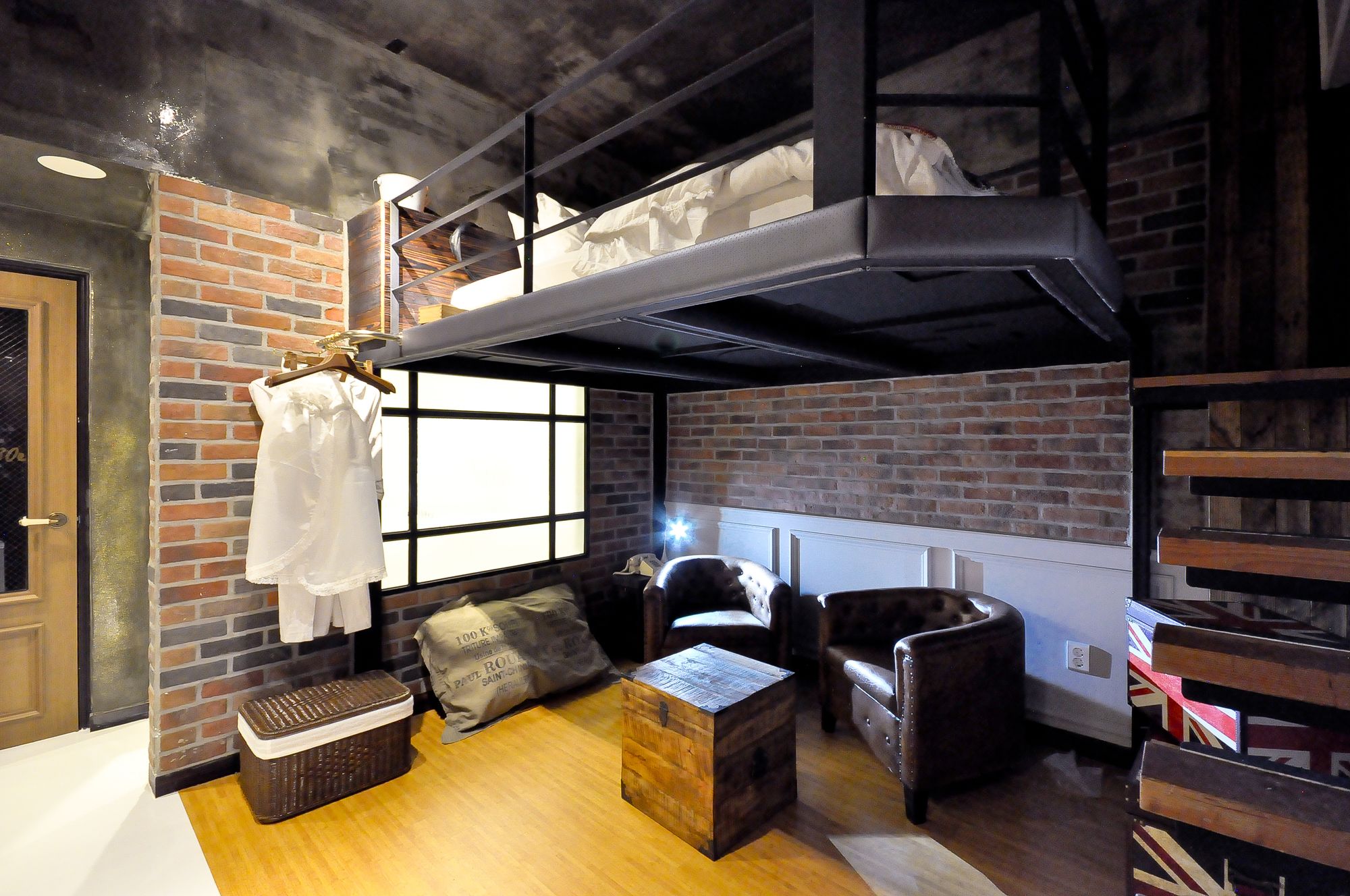 Фото February Hotel Hwanggeum