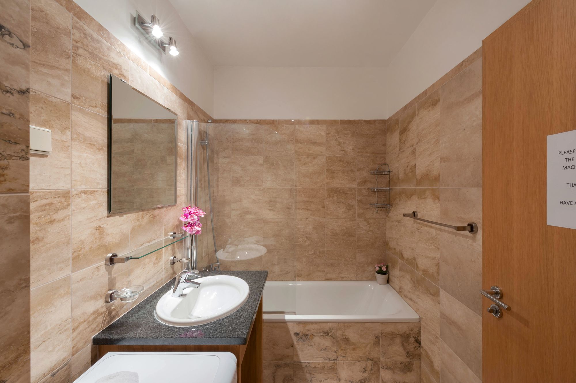 Фото Avantgarde Apartments